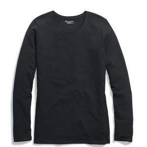 A black long t-shirt